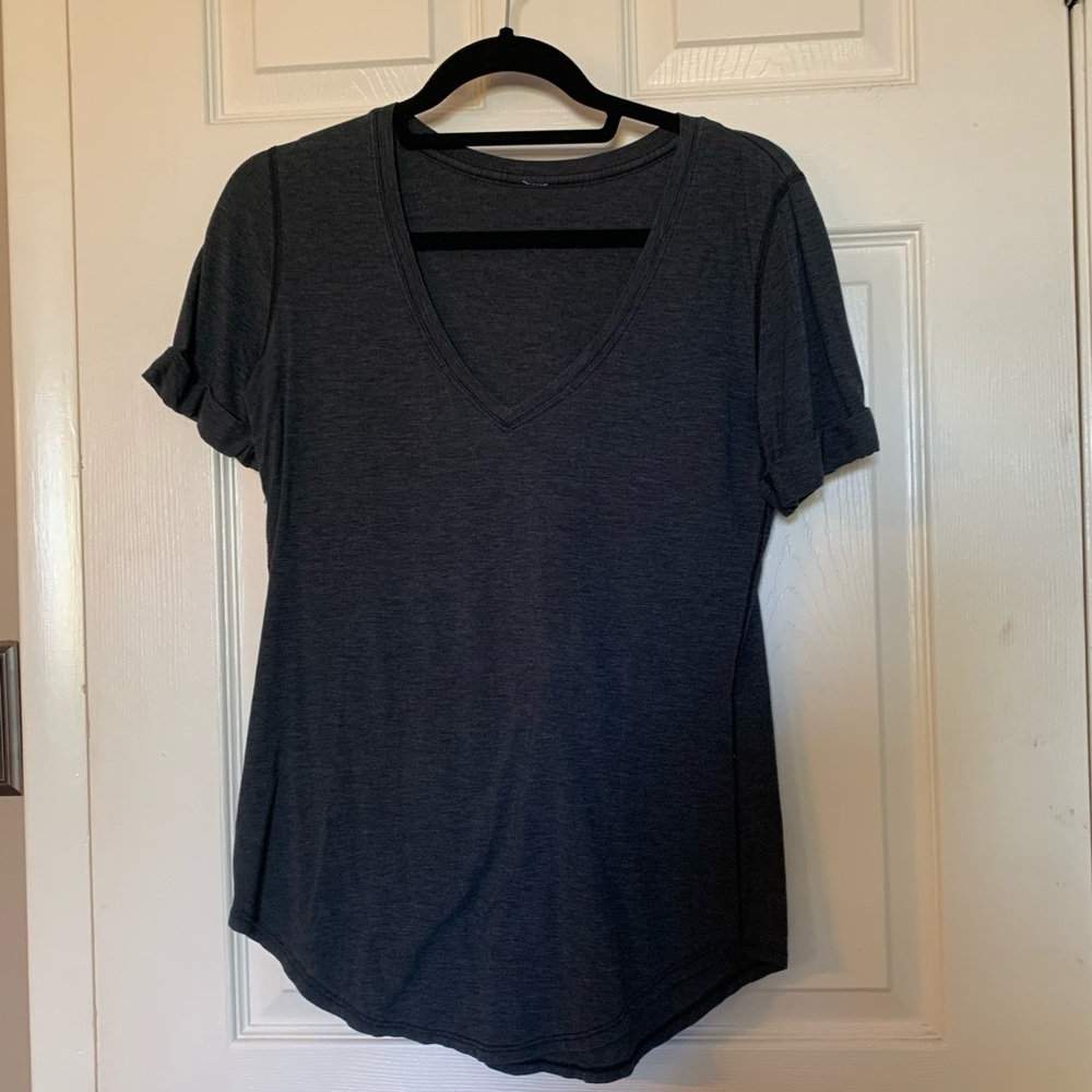Lululemon tee